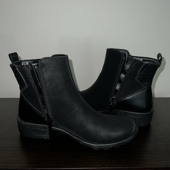 Easy Street Boots- Size 6.5 - Like New - Worn one time. - Picture 4 of 5
